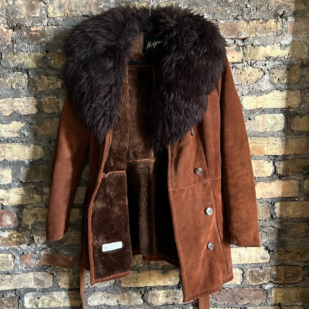 Vintage 1970s penny lane style suede coat with real fur collar